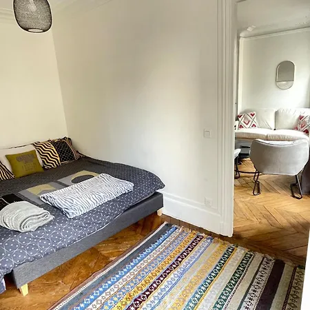 8, Perfectly Located Daire